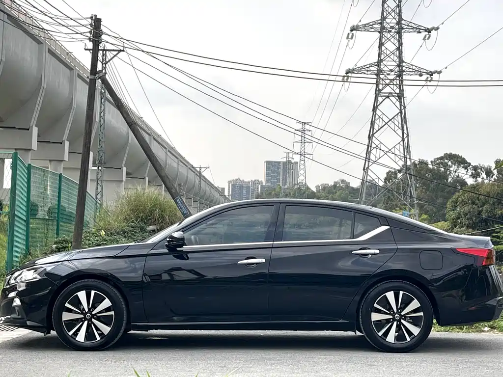 Nissan Teana 2022 — фото 4