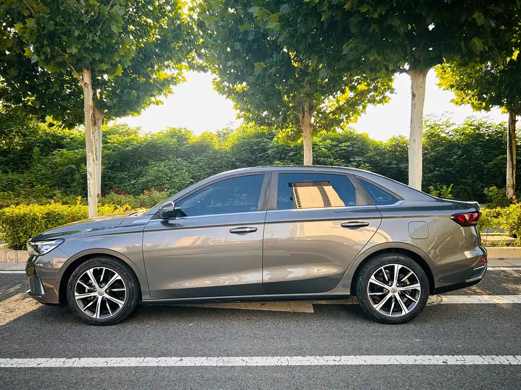 Geely Emgrand 2022 — фото 3