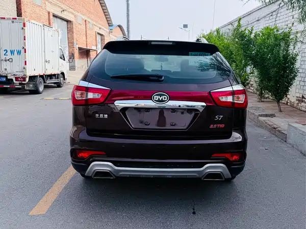 BYD S7 2015