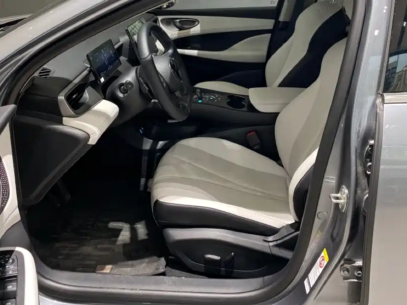 BYD Seal 05 DM-i 2025 — фото 9