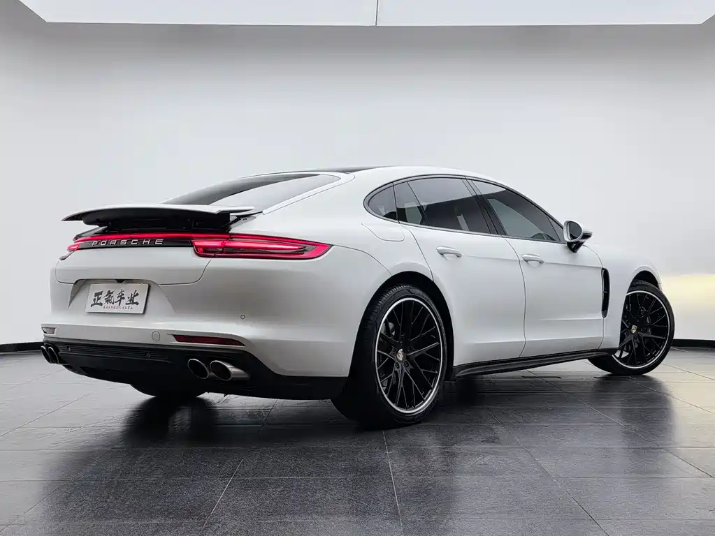 Porsche Panamera 2019 — фото 13