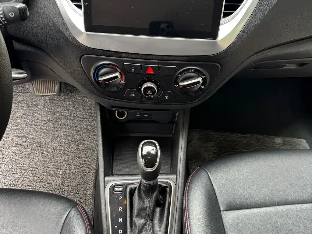 Hyundai Verna 2017 — фото 14