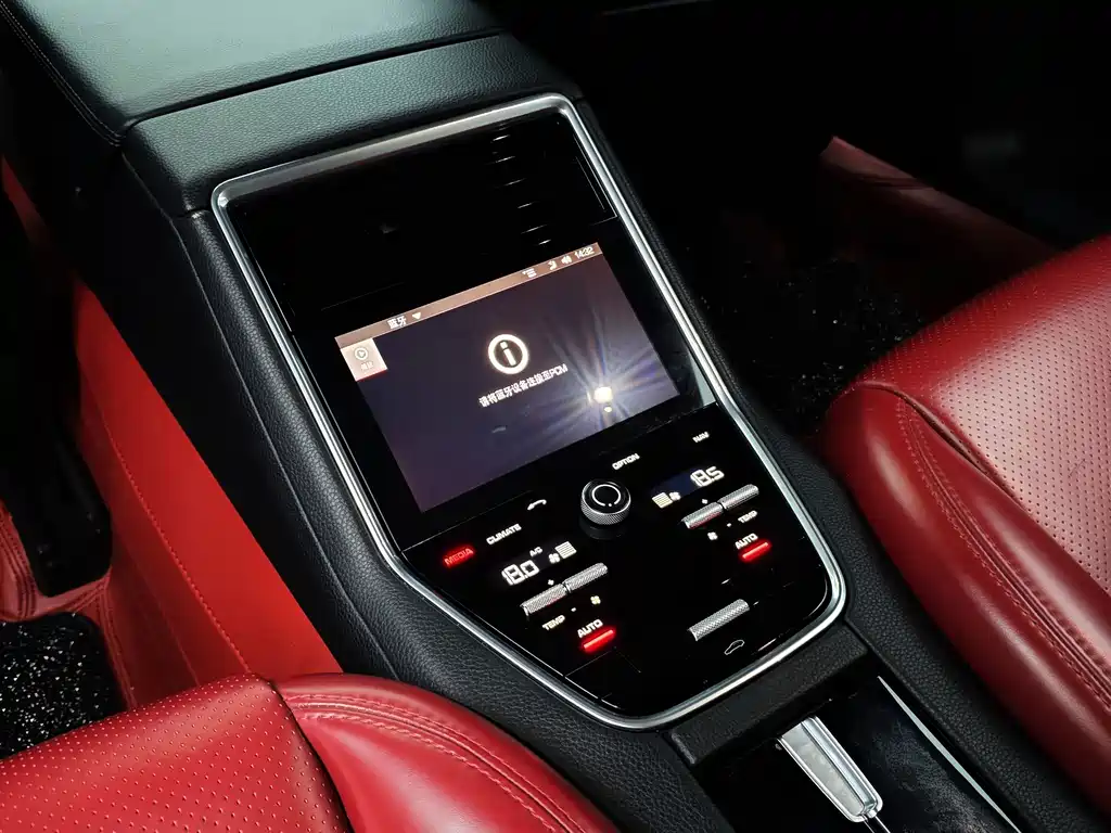 Porsche Panamera 2019 — фото 26