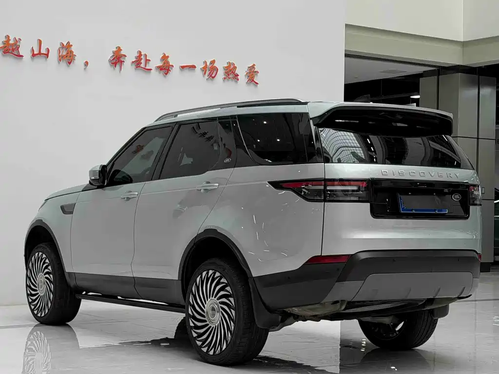 Land Rover Discovery 2019 — фото 9