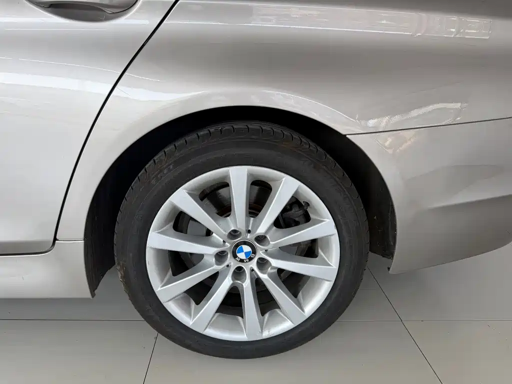 BMW 5 Series 2013 — фото 15