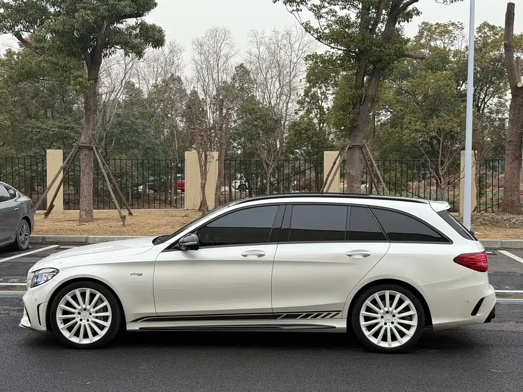 Mercedes-Benz C-Class AMG 2020 — фото 3