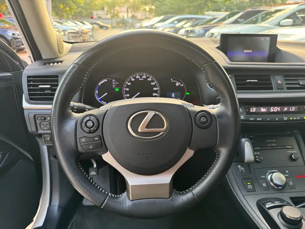 Lexus CT 2016 — фото 10