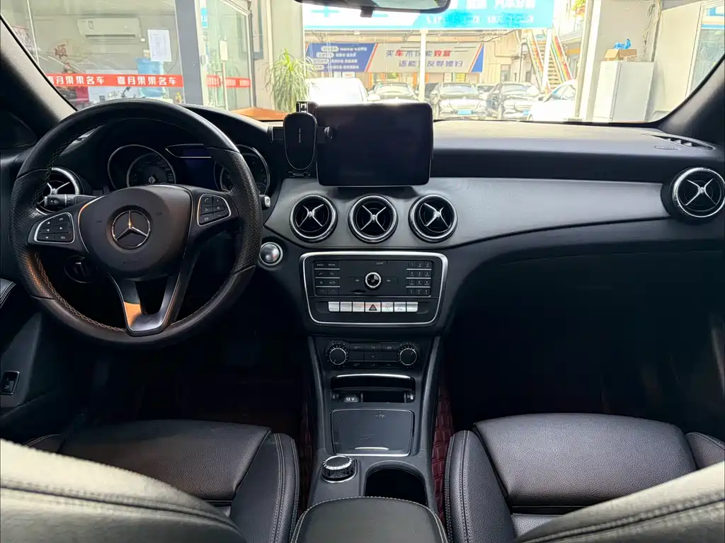 Mercedes-Benz CLA 2018