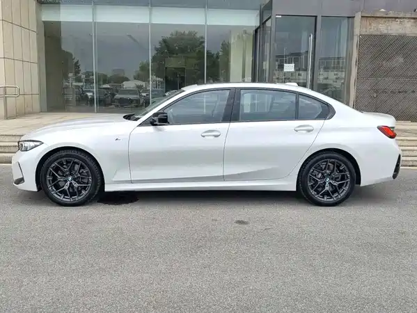 BMW 3 Series 2025