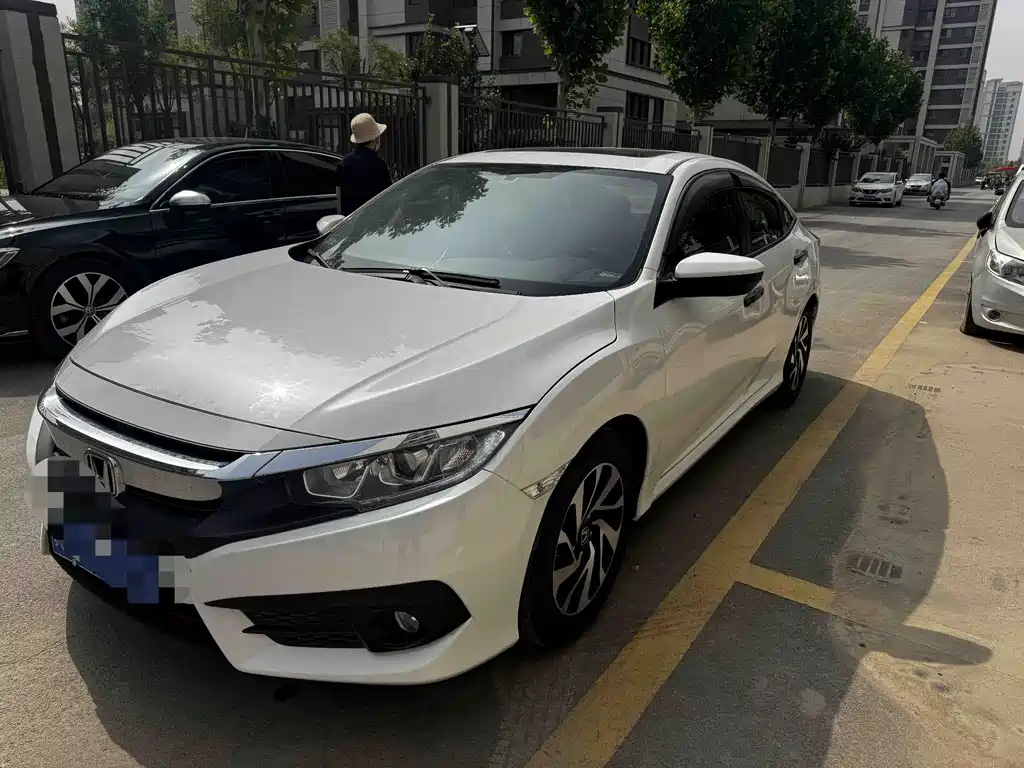 Honda Civic 2018 — фото 1