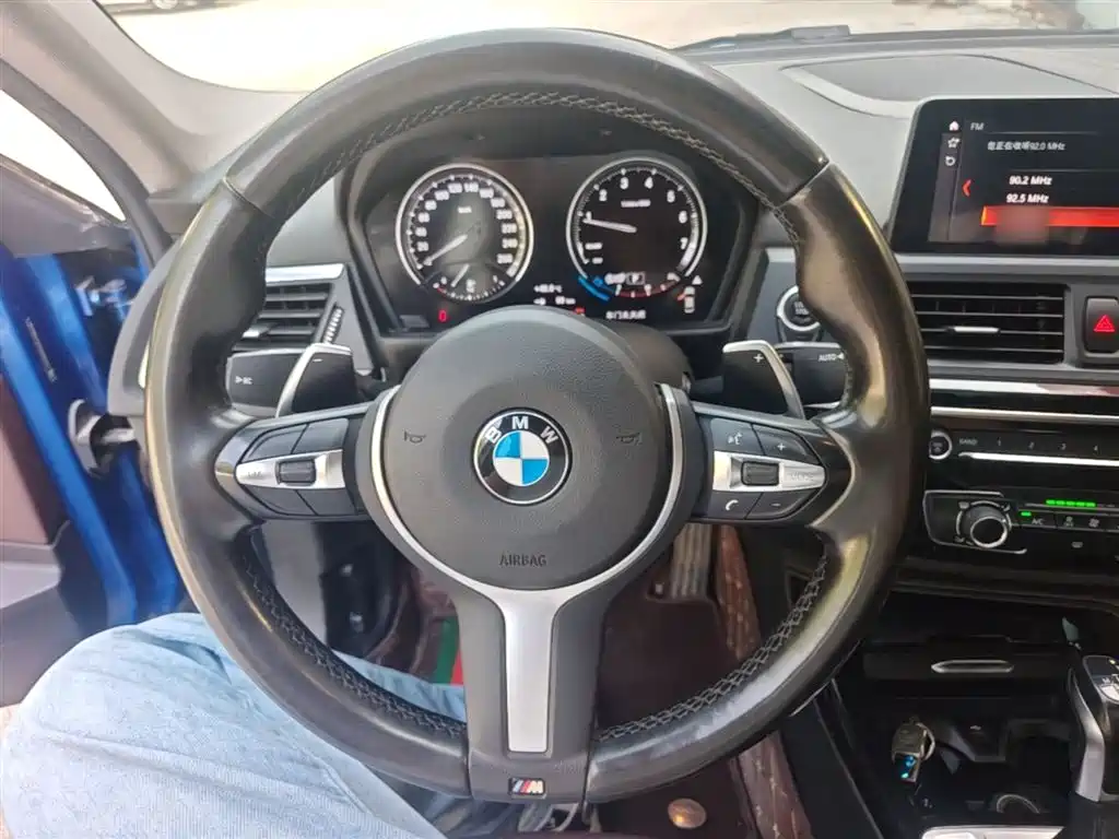 BMW 1 Series 2019 — фото 11