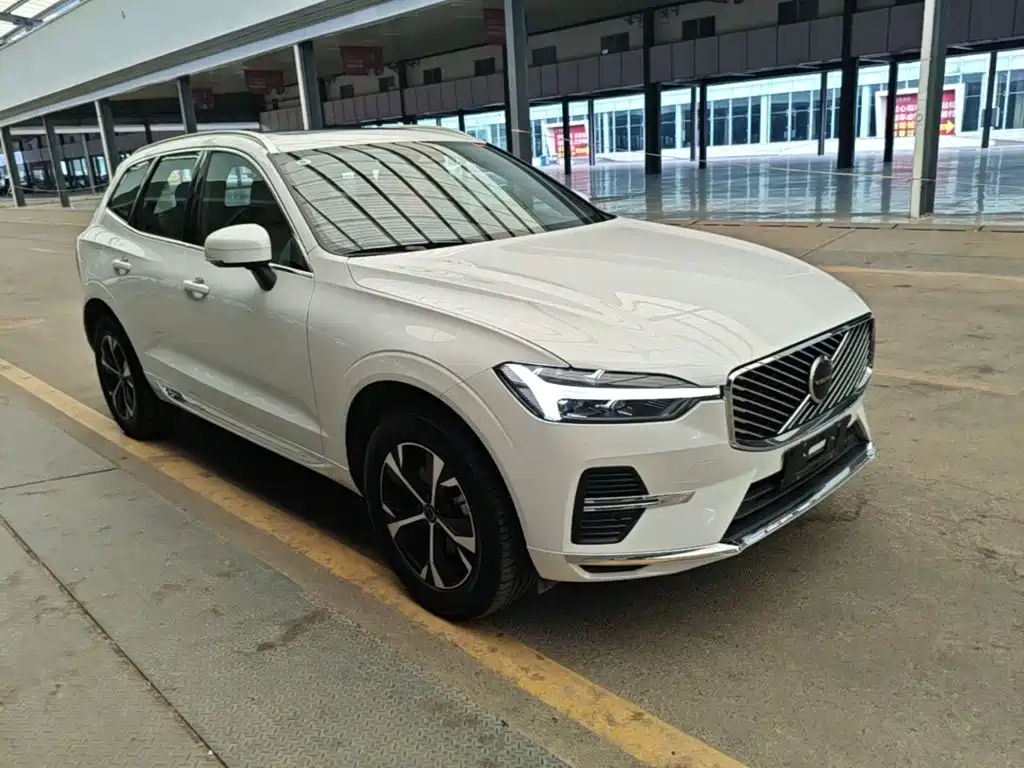 Volvo XC60 2025