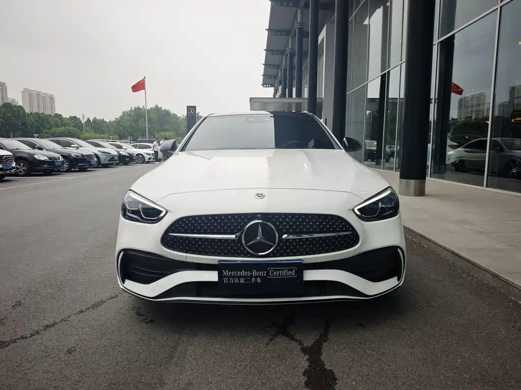 Mercedes-Benz C-Class 2024