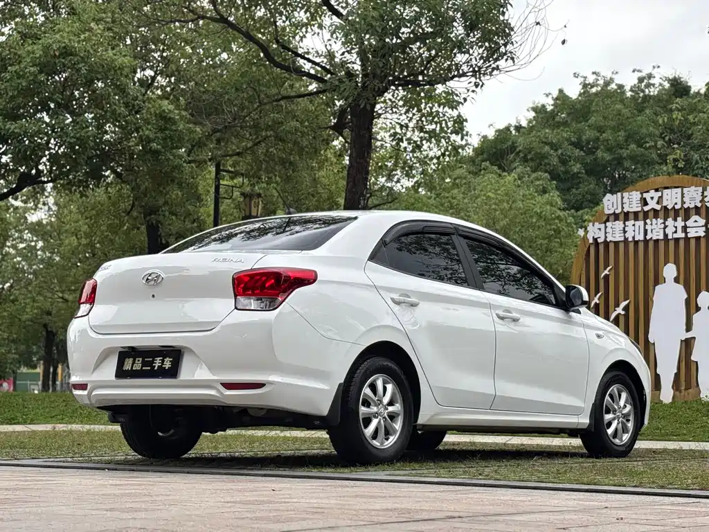 Hyundai Verna 2017 — фото 8