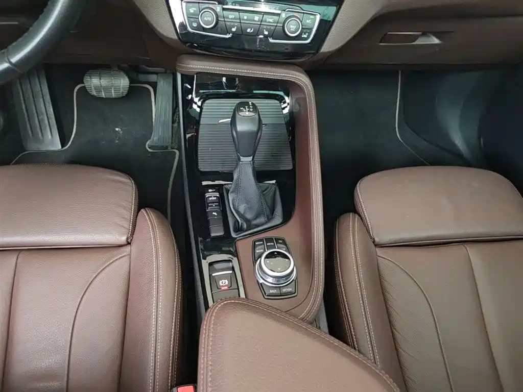 BMW X1 2017 — фото 13