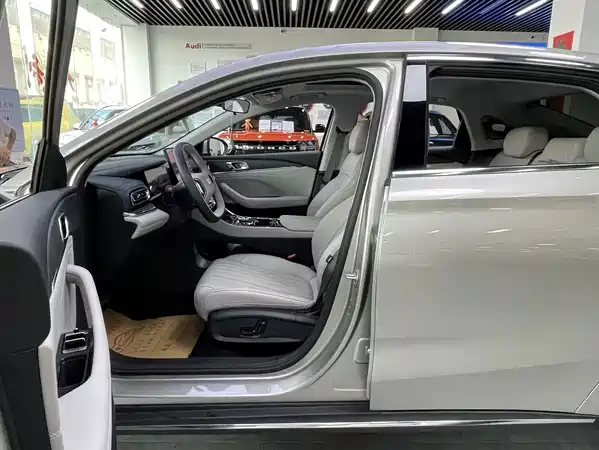 Geely Galaxy Star 6 2025