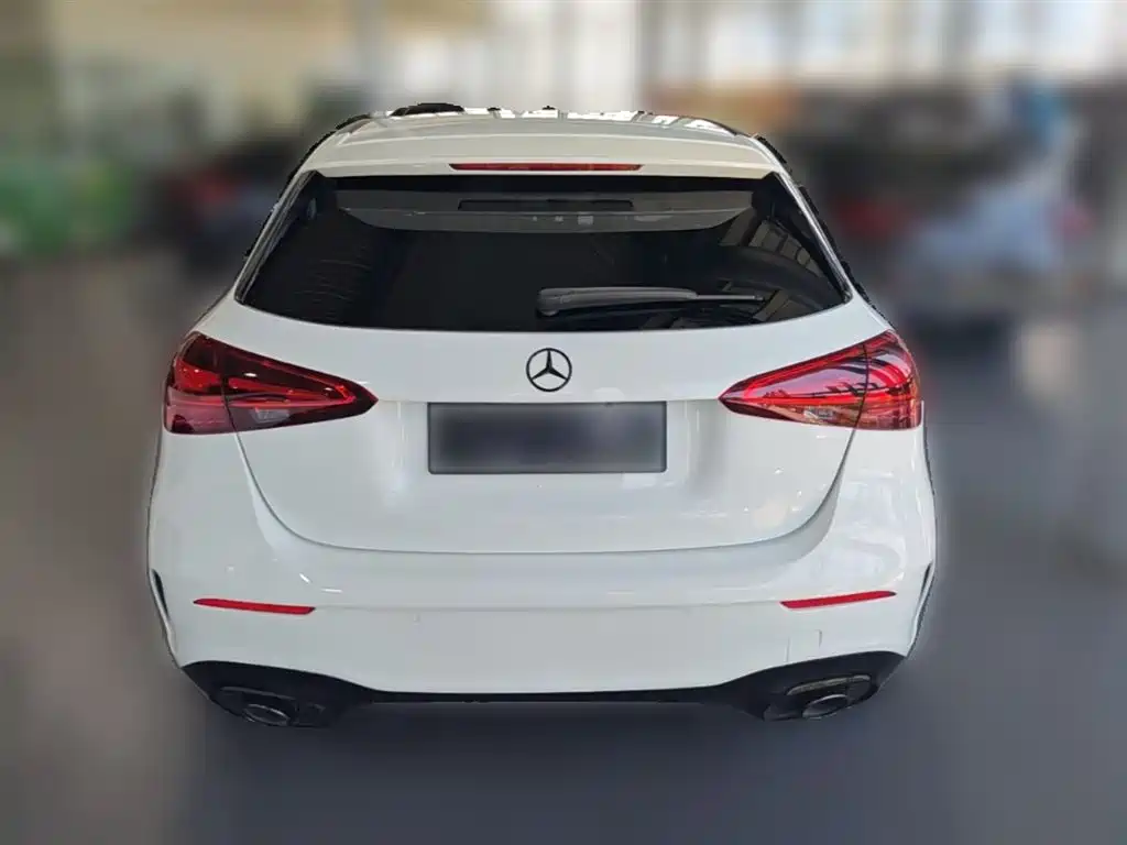 Mercedes-Benz A-Class AMG 2024 — фото 10