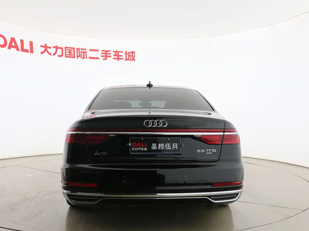 Audi A8 2021 — фото 15
