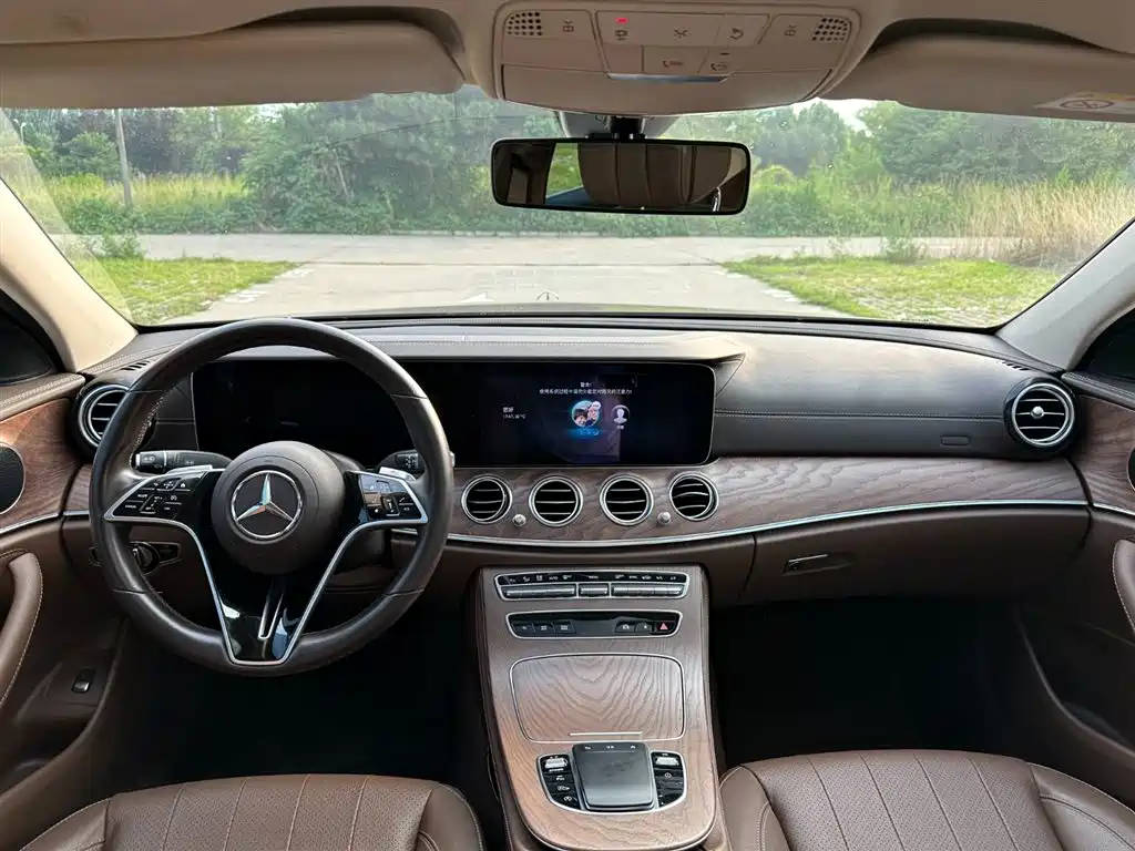 Mercedes-Benz E-Class 2023 — фото 10