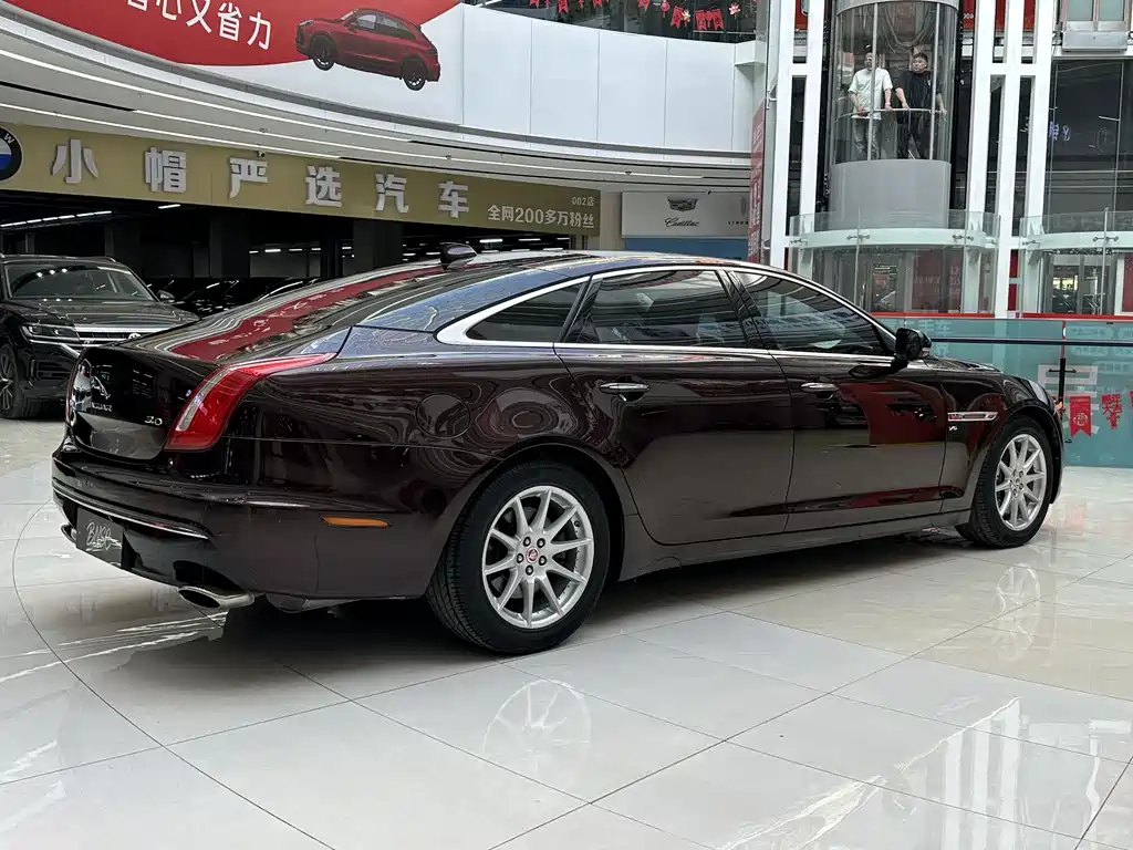 Jaguar XJ 2018 — фото 9