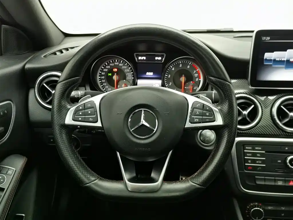 Mercedes-Benz CLA 2016 — фото 11