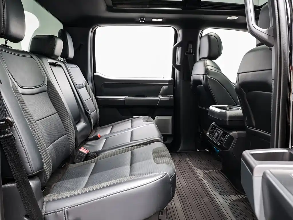 Ford F-150 Raptor 2023 — фото 11