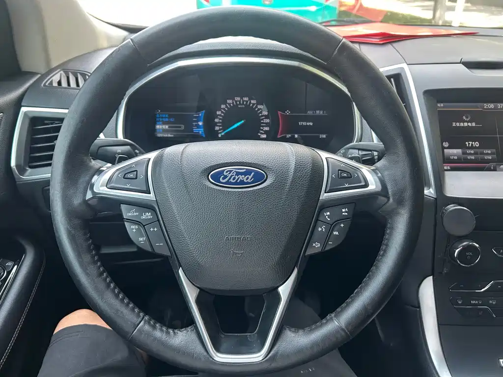 Ford Edge 2016 — фото 16