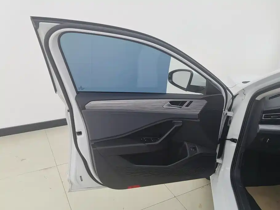 Volkswagen Sagitar 2023