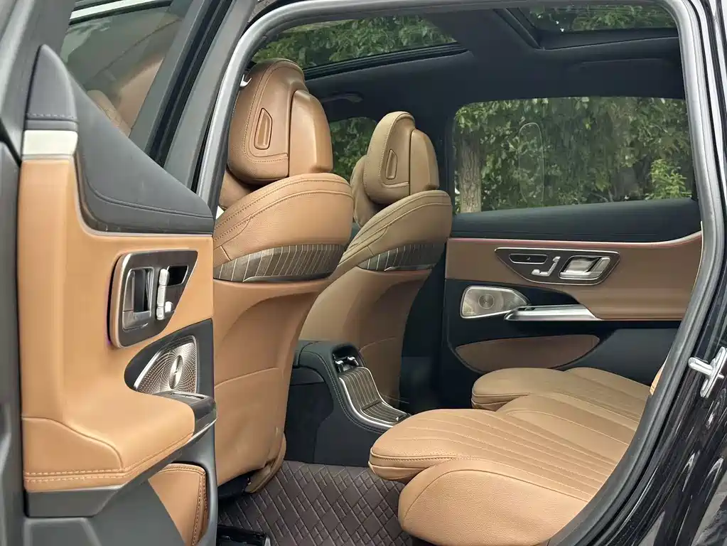 Mercedes-Benz E-Class 2025 — фото 10