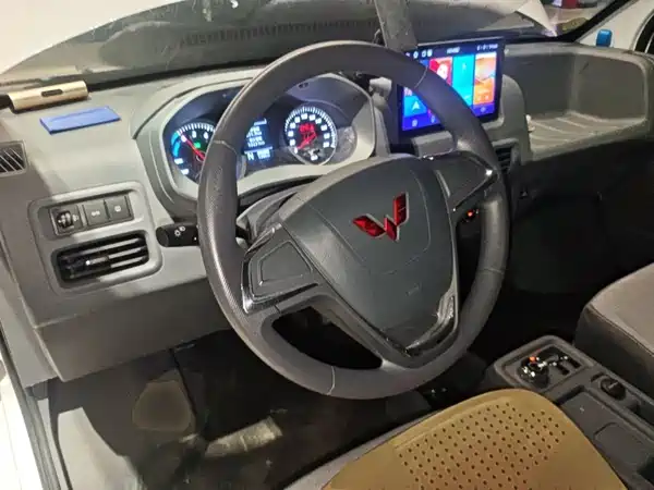Wuling Yangguang 2025