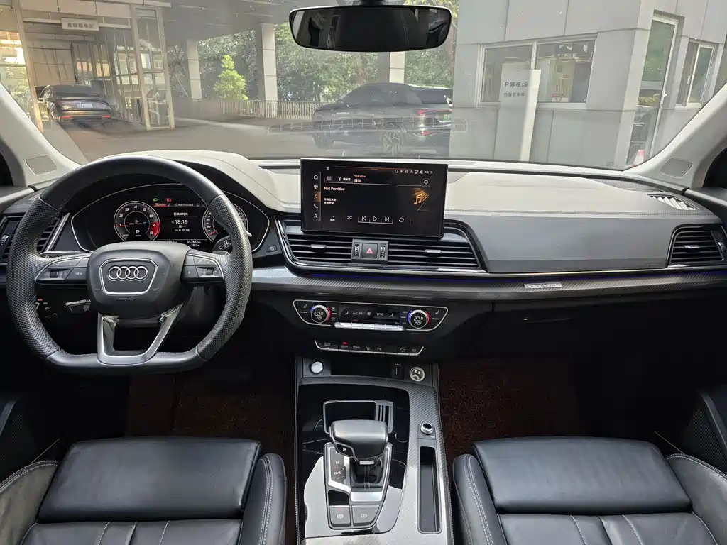 Audi Q5L 2022 — фото 14
