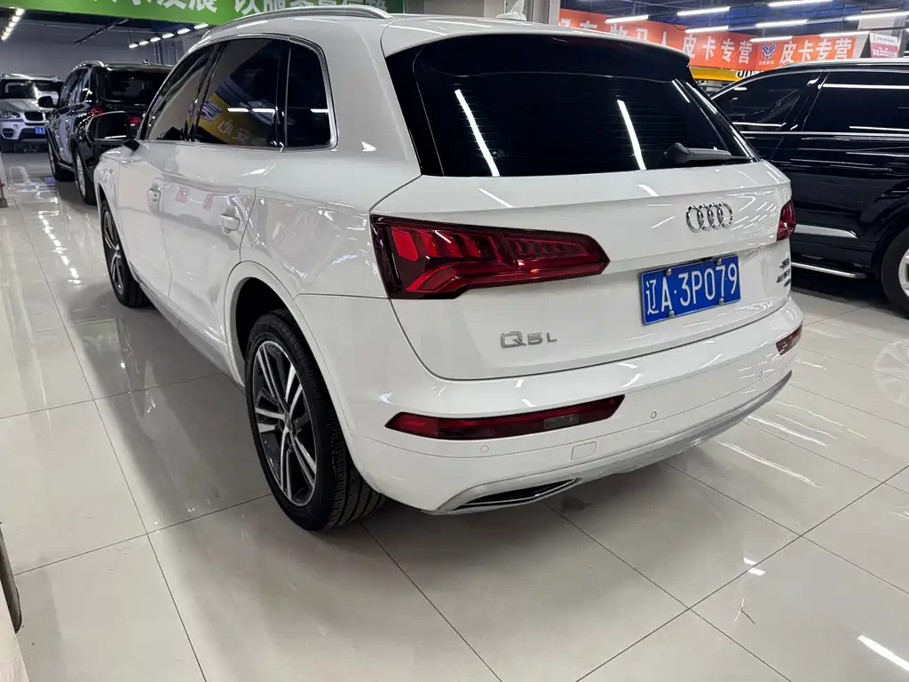 Audi Q5L 2021 — фото 7