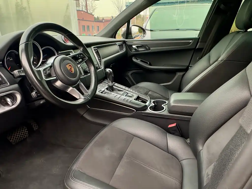 Porsche Macan 2018 — фото 9