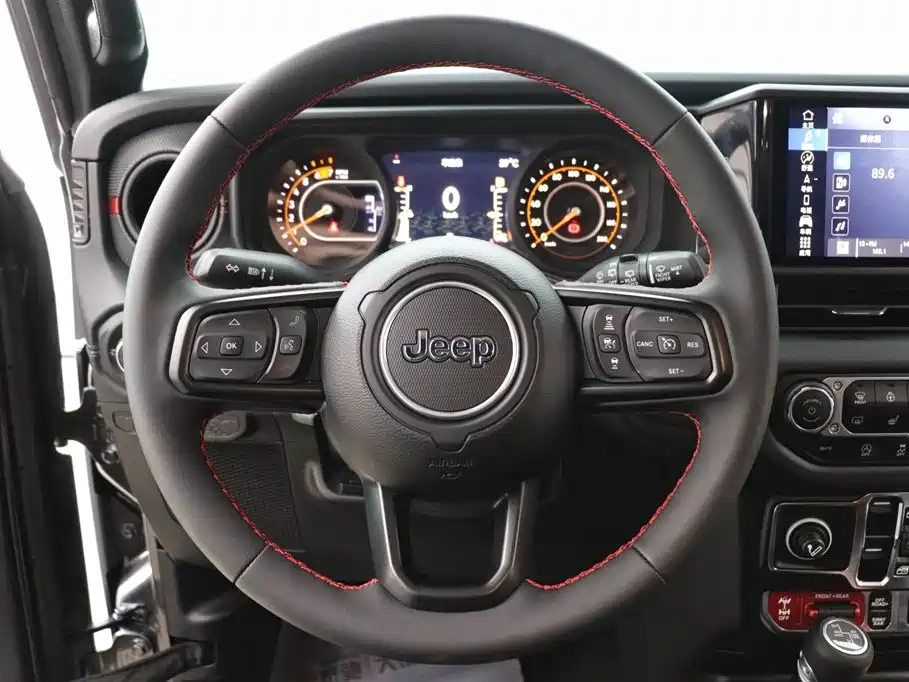 Jeep Wrangler 2023 — фото 15