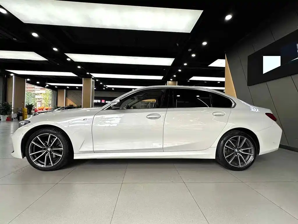 BMW 3 Series 2023