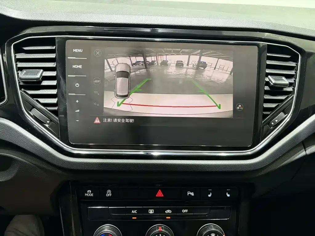 Volkswagen T-Roc 2023 — фото 10
