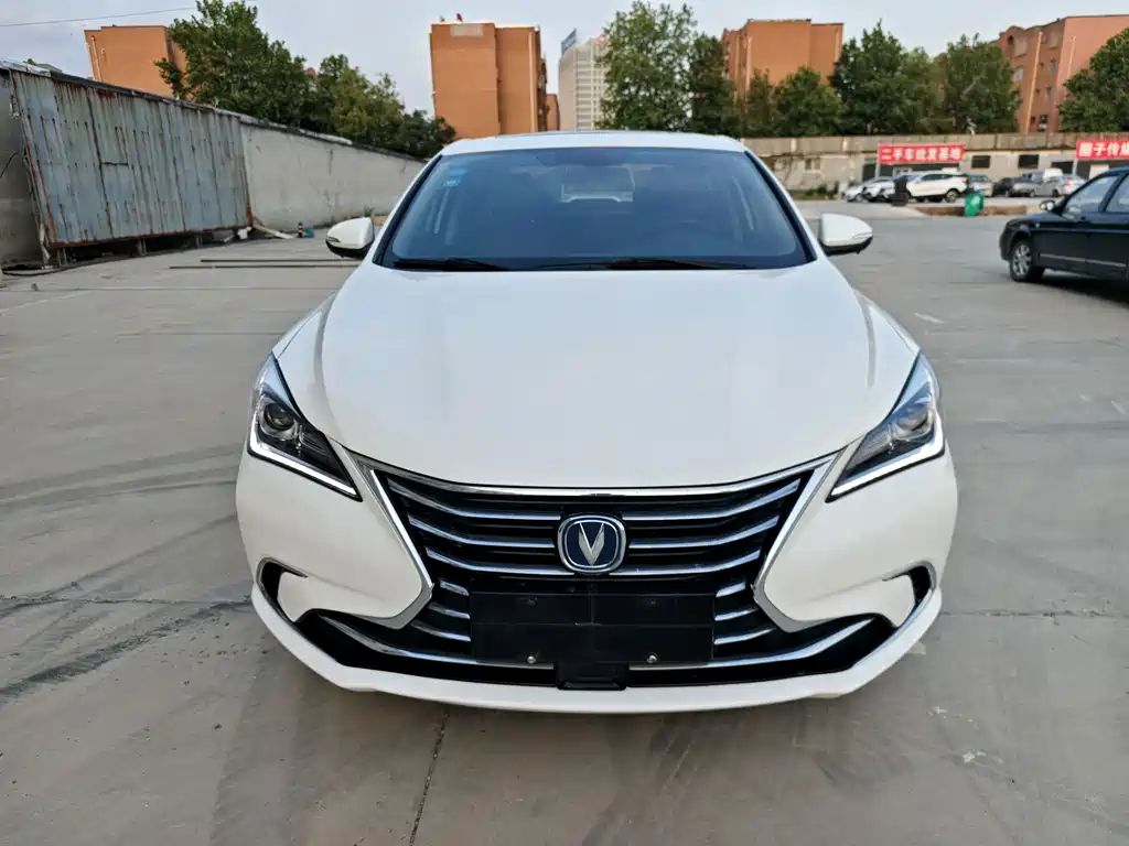 Changan Eado 2018 — фото 4