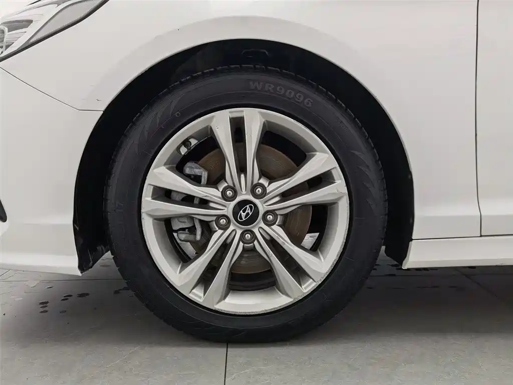 Hyundai Sonata 2017 — фото 17