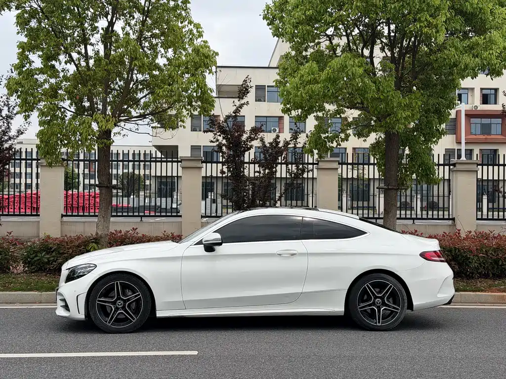 Mercedes-Benz C-Class 2020