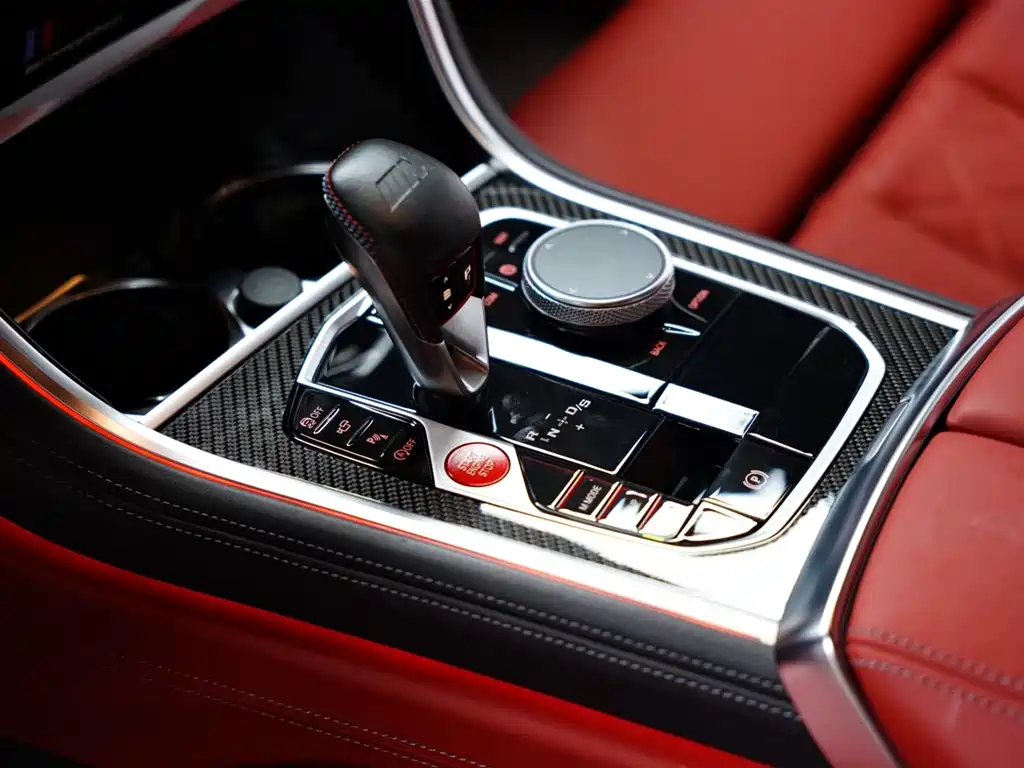 BMW M8 2022 — фото 33