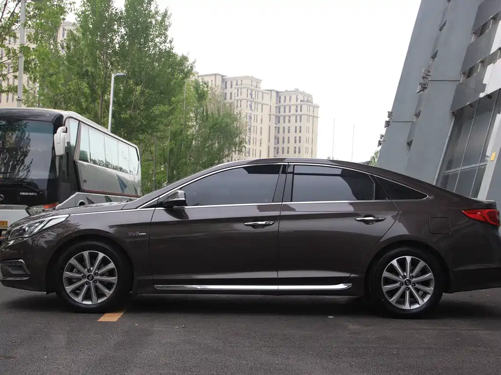 Hyundai Sonata 2015 — фото 12