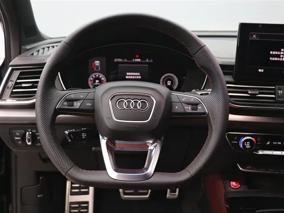 Audi Q5L 2024 — фото 17