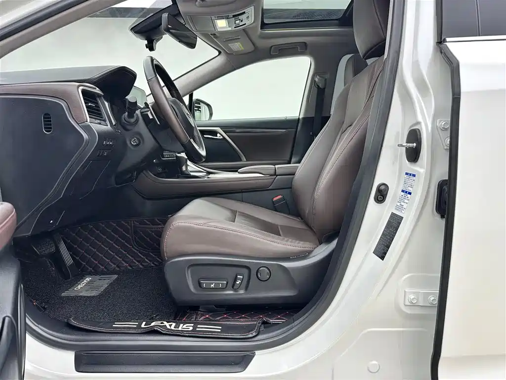 Lexus RX 2022