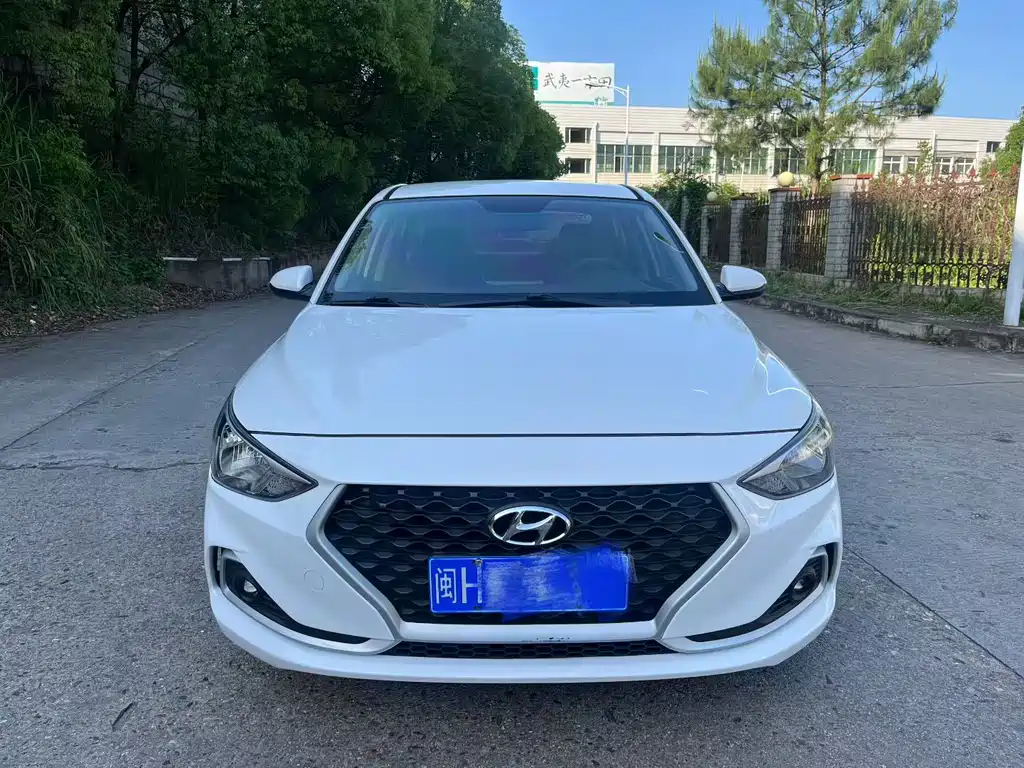Hyundai Elantra 2019 — фото 2