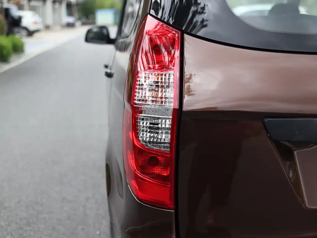 Wuling Hongguang 2016