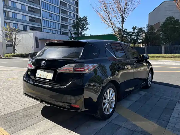 Lexus CT 2012