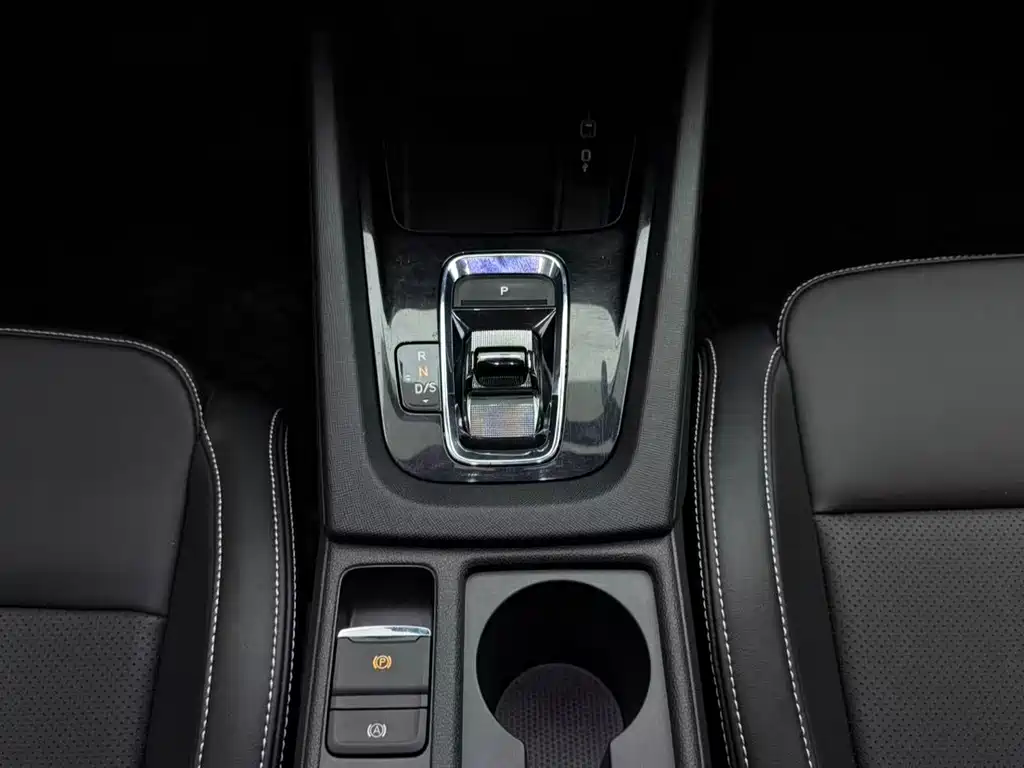 Skoda Octavia 2023 — фото 16