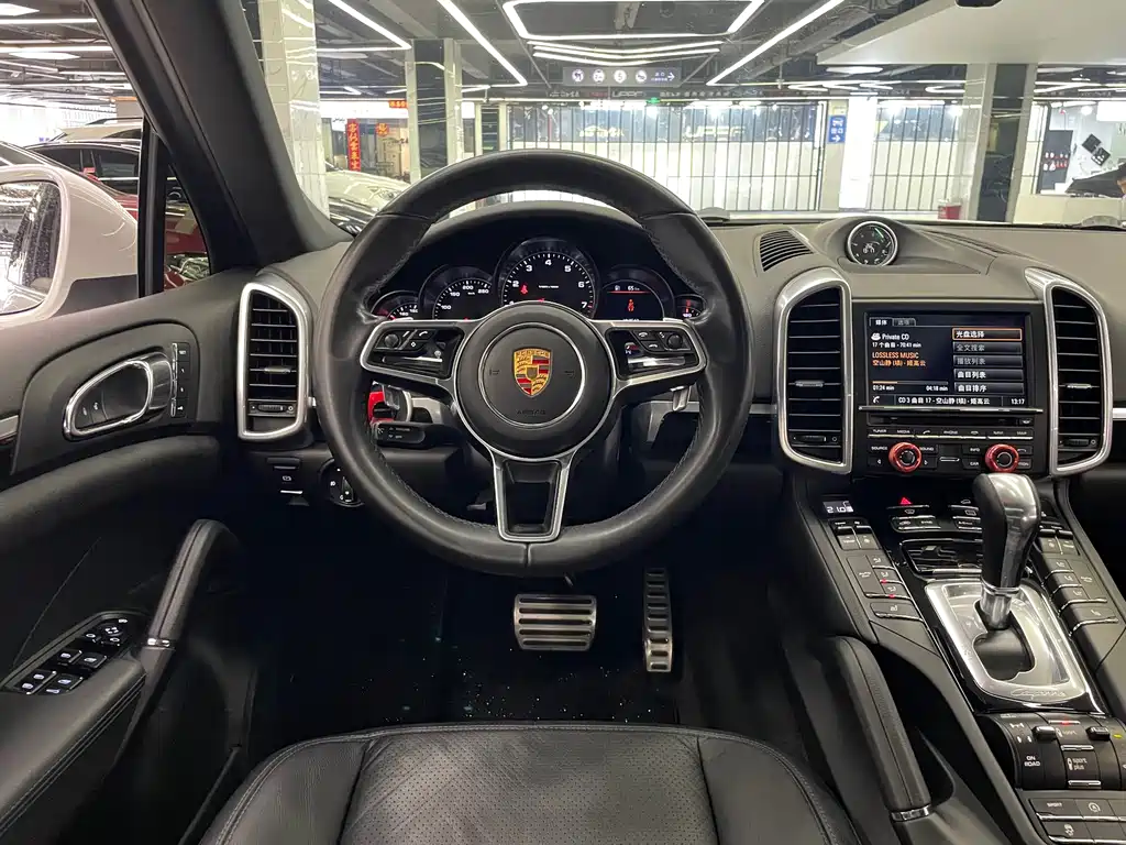 Porsche Cayenne 2016 — фото 12