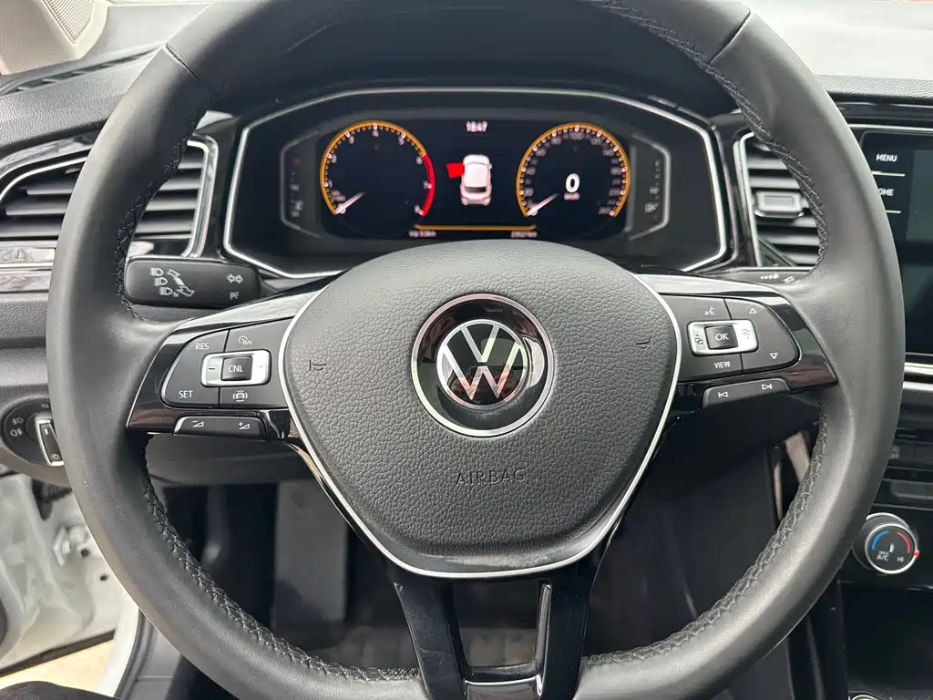 Volkswagen T-Roc 2022 — фото 15