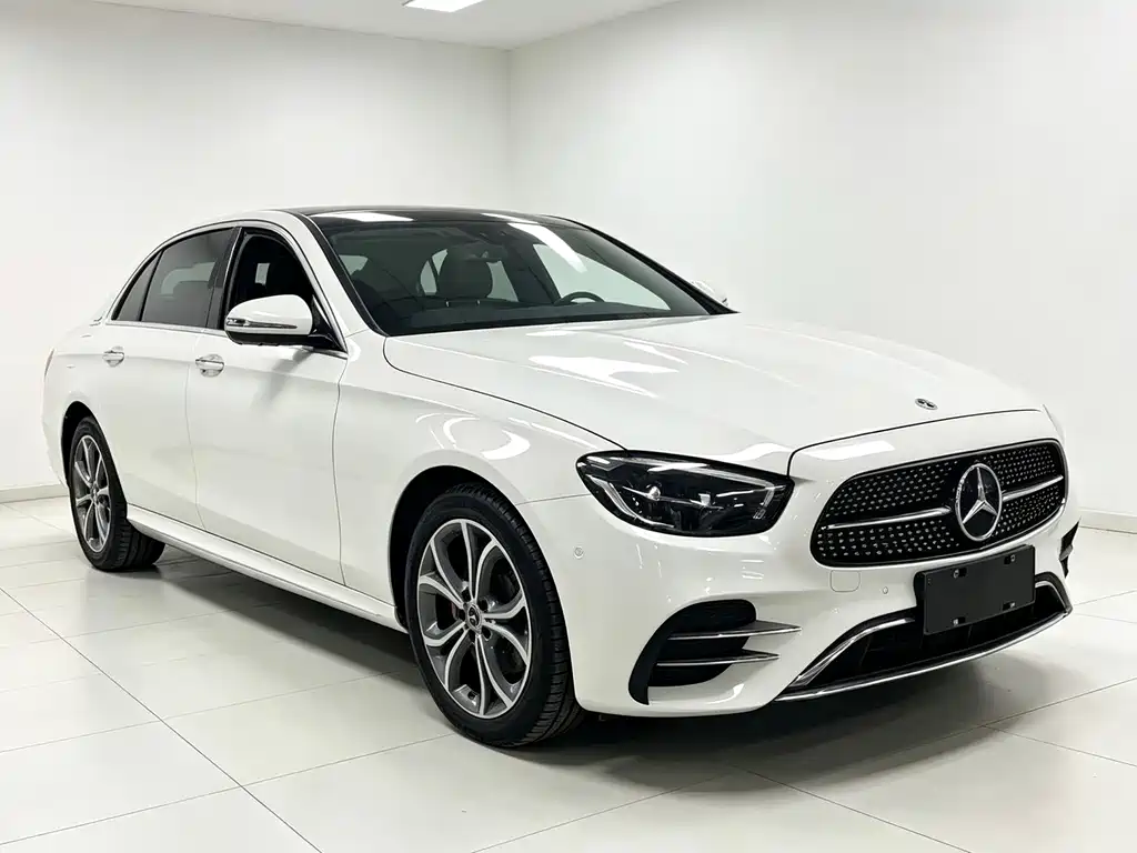 Mercedes-Benz E-Class 2022 — фото 9